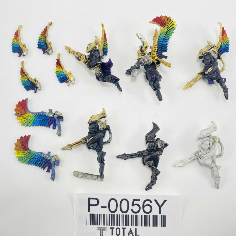 Swooping hawks incomplet