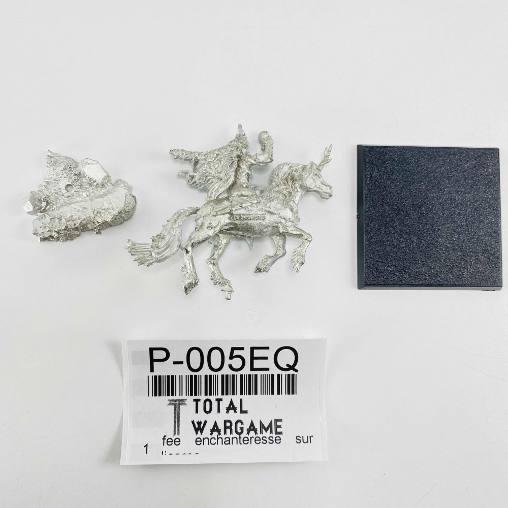 fée enchanteresse sur licorne