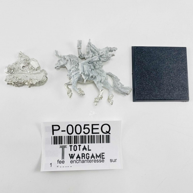 fée enchanteresse sur licorne