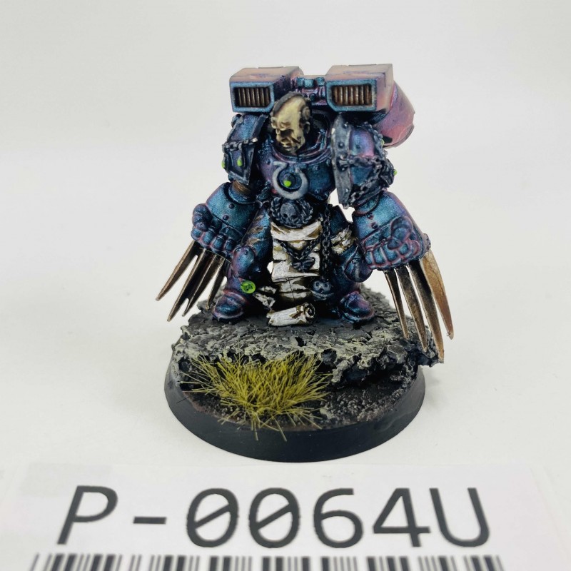 Captain Sicarius with claws