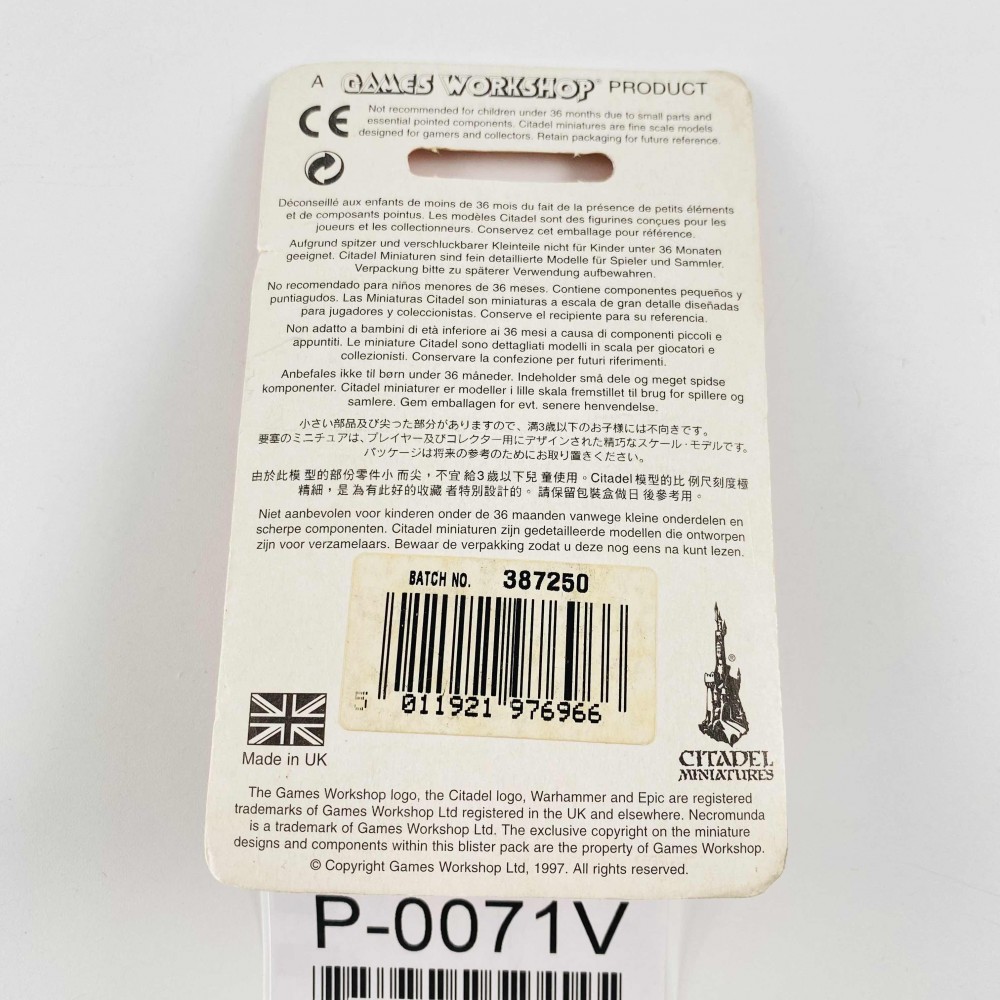 Championne démonette sous blister