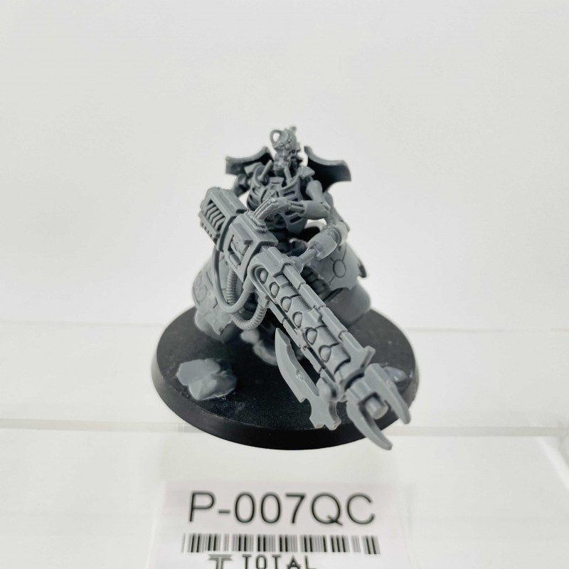 Lokhust heavy destroyer