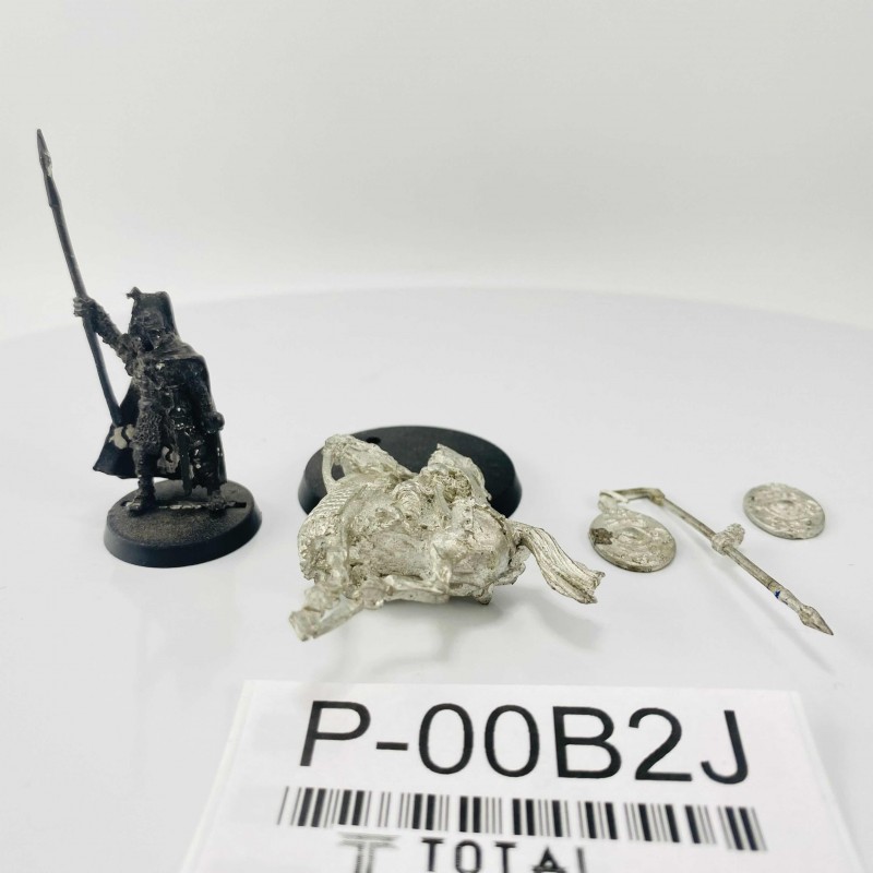 Eorl le jeune monté et à pied