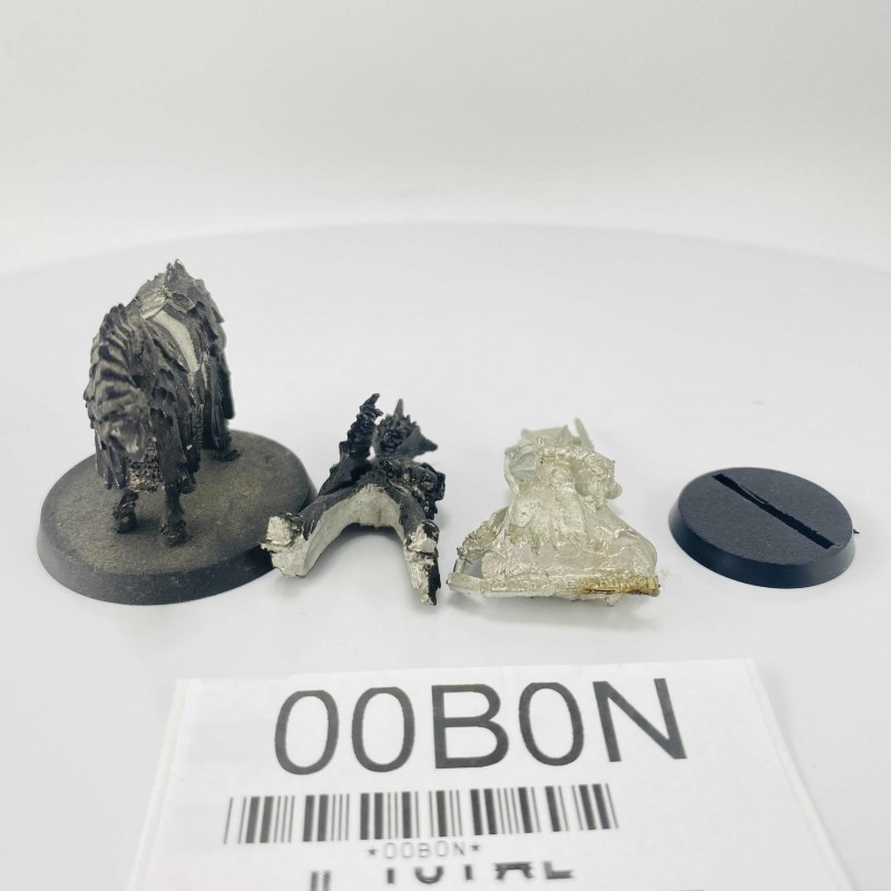 The mouth of Sauron monté et à pied