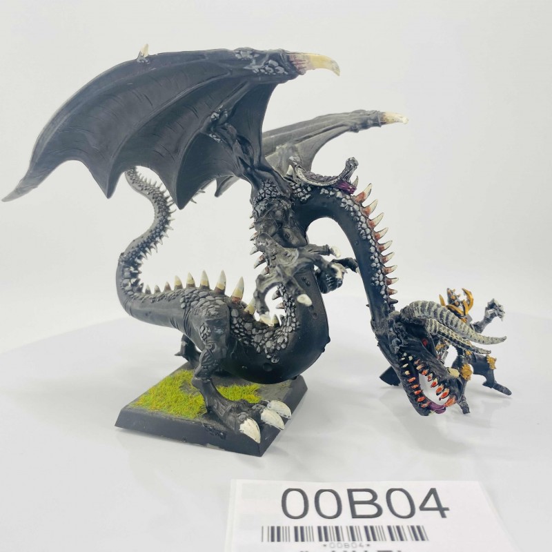 Malékith le Roi Sorcier de Naggaroth sur dragon