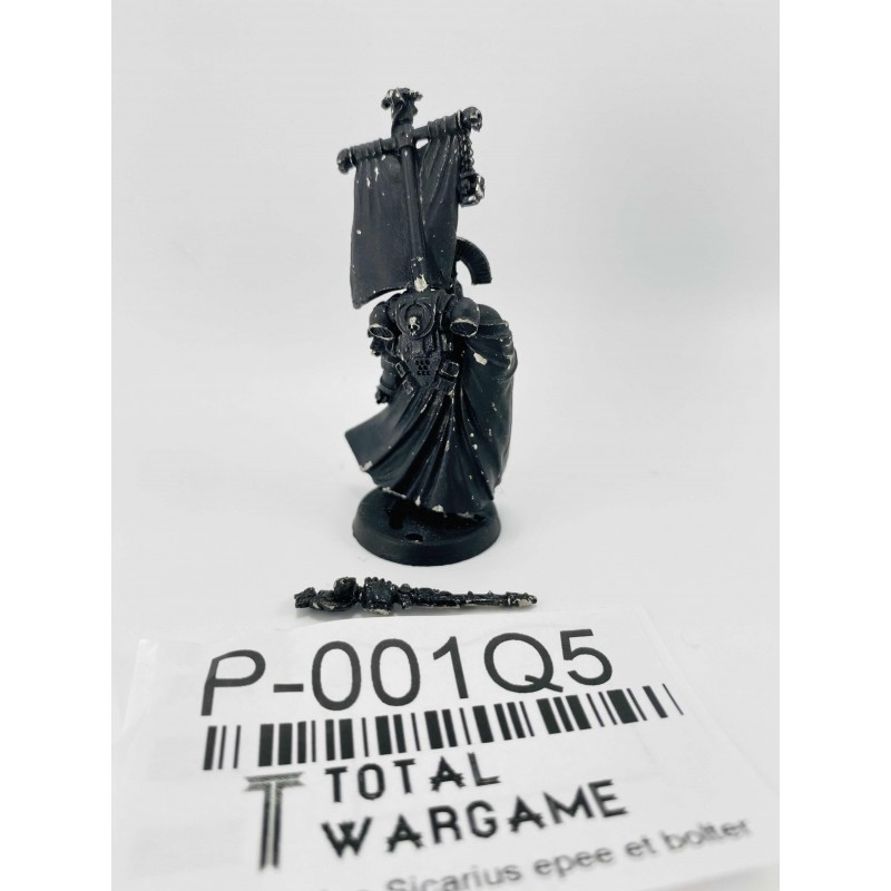 Capitaine Sicarius épée et bolter