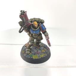 Lieutenant Primaris avec Bolter Dark Imperium