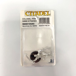 Colonel Straken poing de fer blister