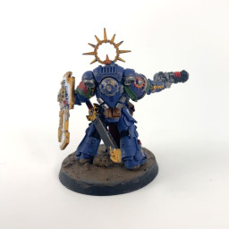 Space Marines Lieutenant With Storm Shield