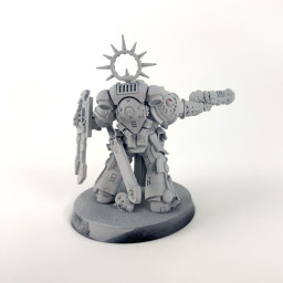 Space Marines Lieutenant With Storm Shield