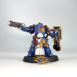 Space Marines Lieutenant With Storm Shield