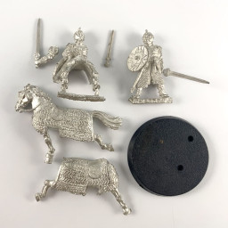 Theoden à pied et monté