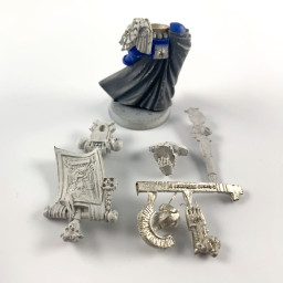 Capitaine Sicarius épée et bolter