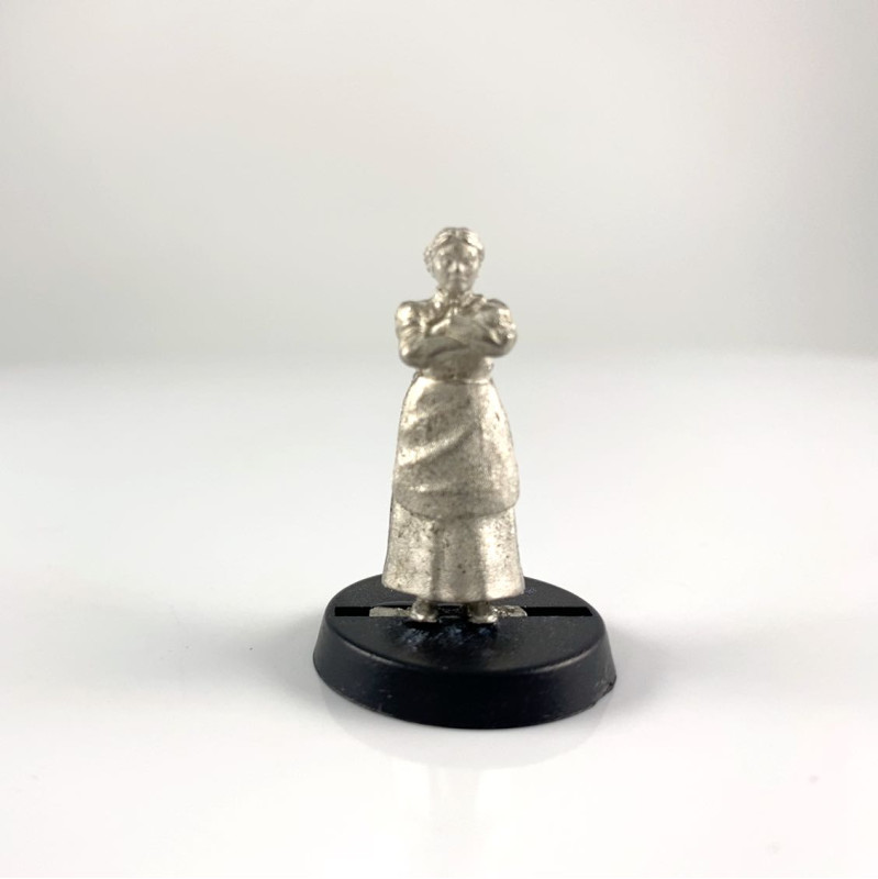 Knuckleduster O-Gauge School Marm