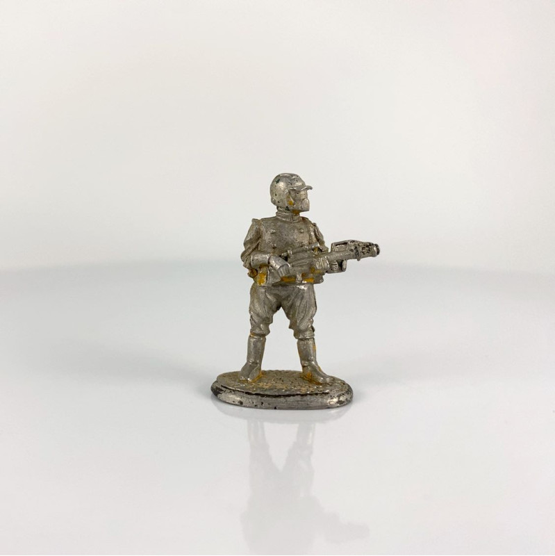 BT14 Army trooper in riot gear & auto rifle