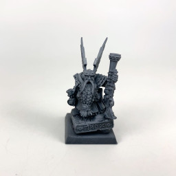 Dwarf Thane with Handgun on Oathstone