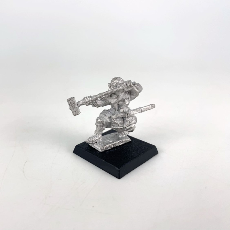 C05 (17) Striking w. Hammer