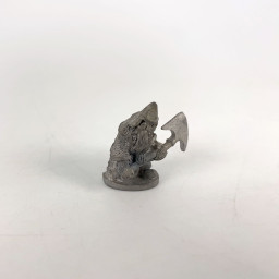 Dwarf Large Axe Advancing
