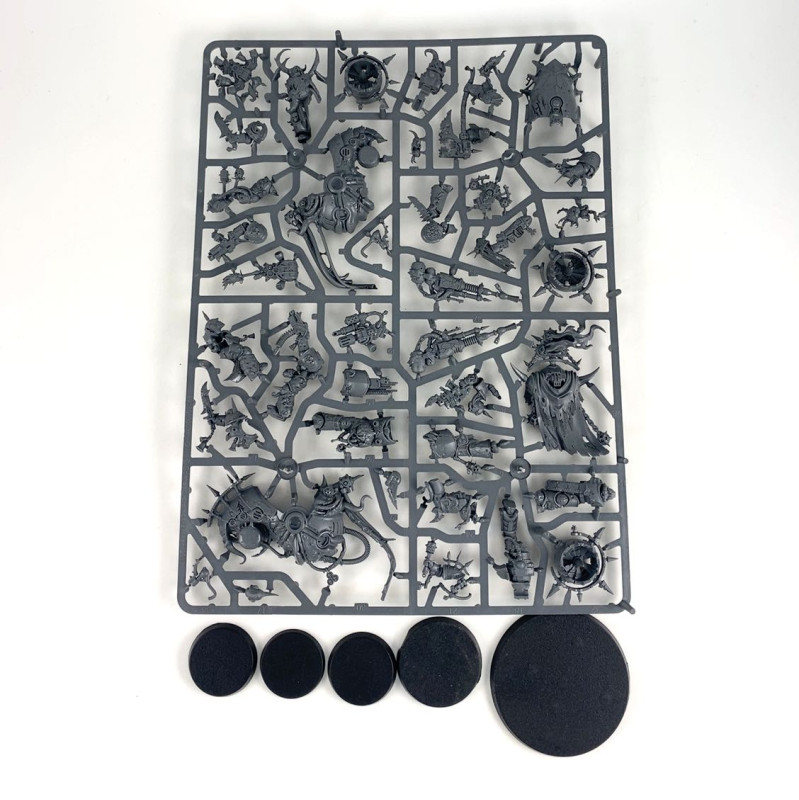 4 plague marines + 1 foetid bloat-drone + lord of contagion