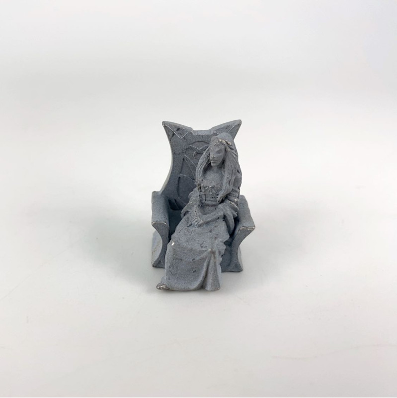 M205 Galadriel (enthroned)