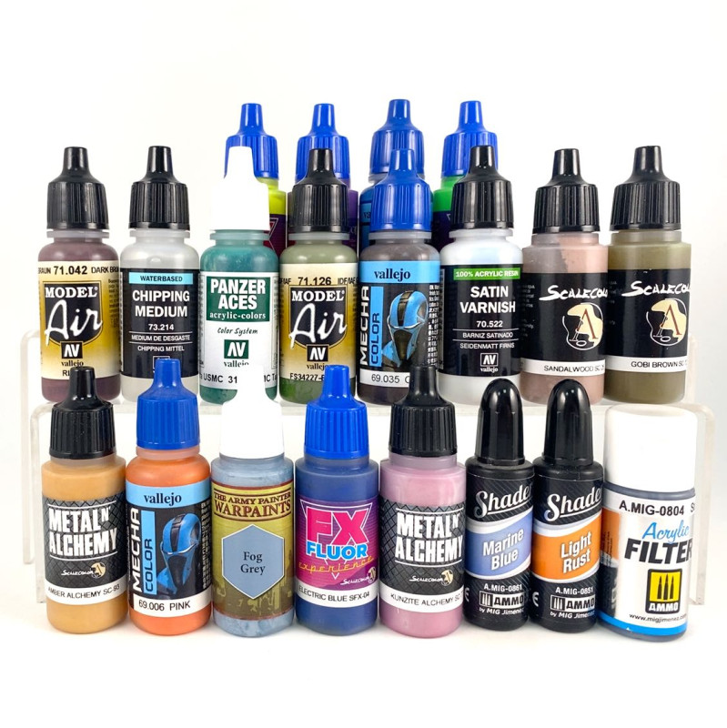 Assortment of various paints - New