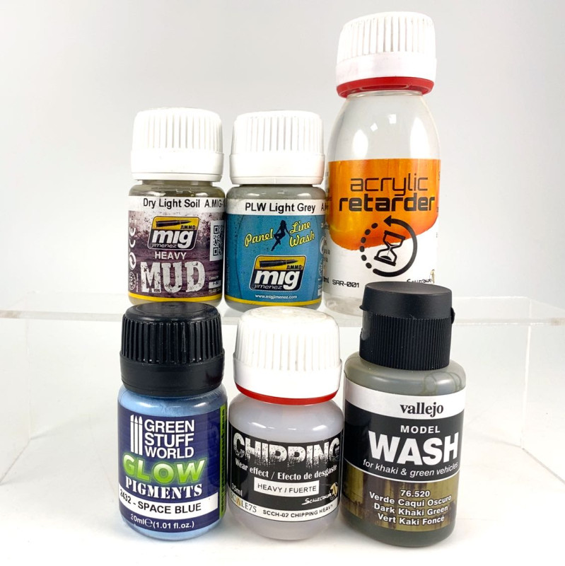Assortment of various paints - New