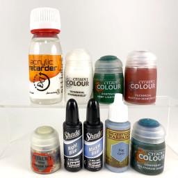 Assortment of various paints - New
