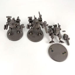 XV8 Crisis battlesuit old version
