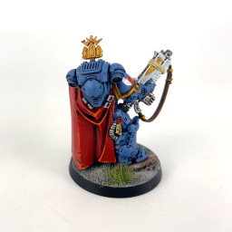 Captain in Gravis Armour with Master-crafted Heavy Bolt Rifle