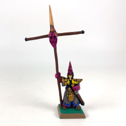Dark Elf Standard Bearer