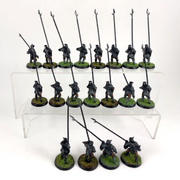 Pikes Uruk-hai warriors