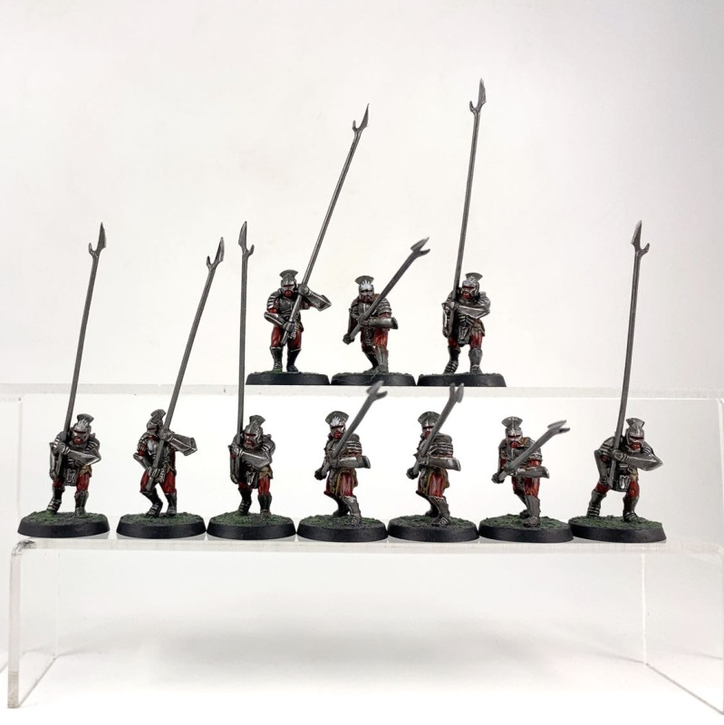 Pikes Uruk-hai warriors